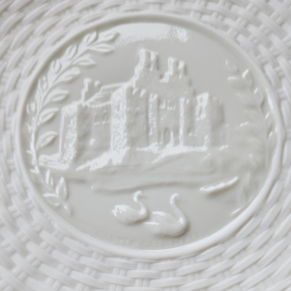 Belleek 6th 1970 Christmas Collectors Plate Caldwell Castle Excellent Condition
